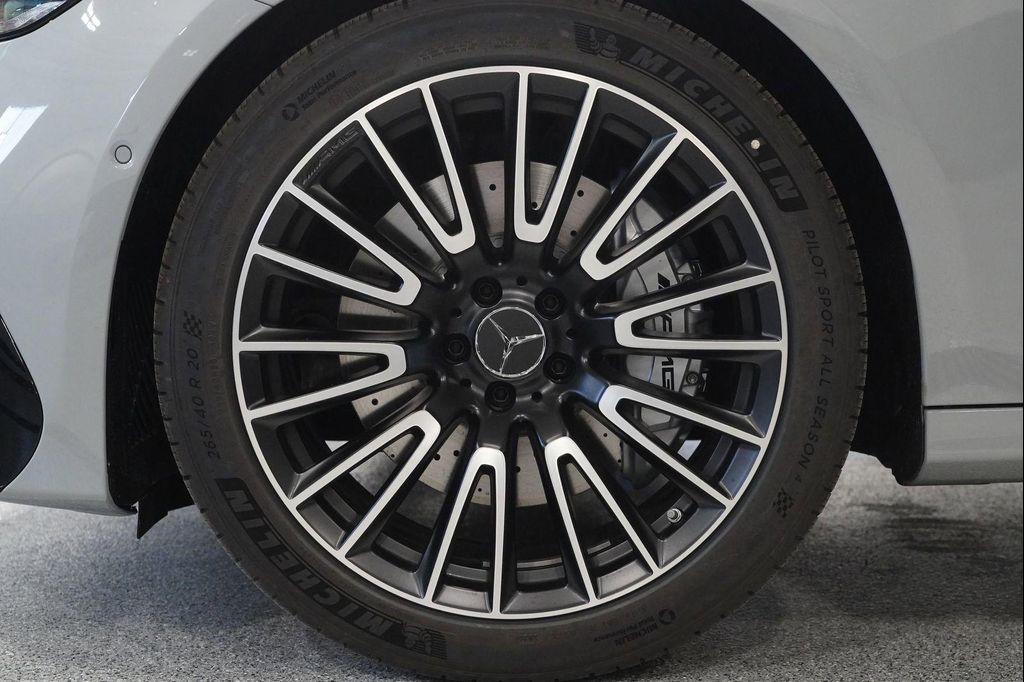 MERCEDES-BENZ E-CLASS - 9