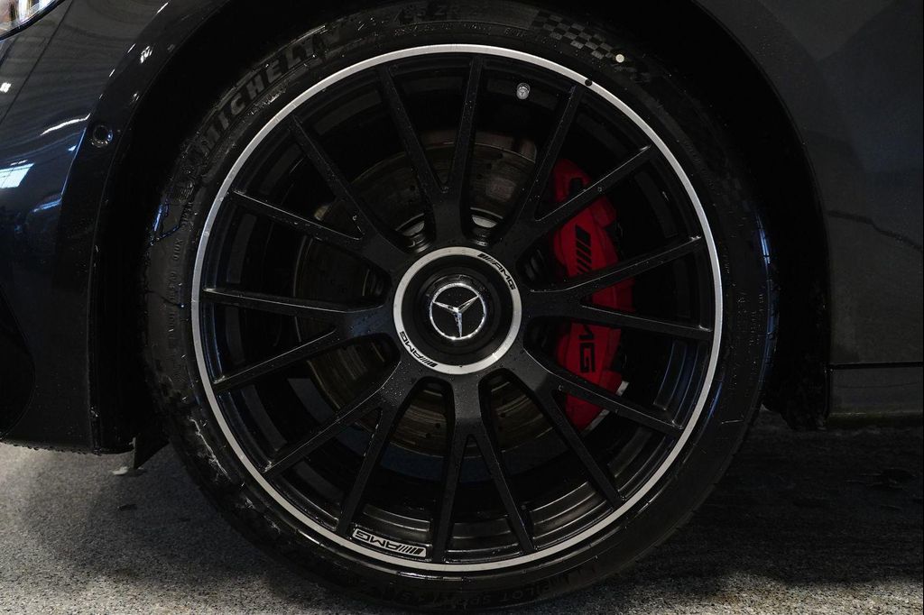 MERCEDES-BENZ E-CLASS - 8