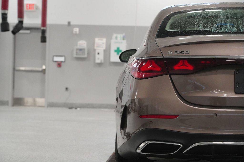 MERCEDES-BENZ E-CLASS - 10