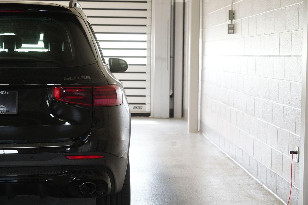 MERCEDES-BENZ GLB-CLASS AMG - 10