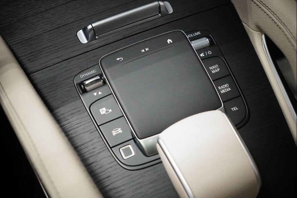 2026 Mercedes-BENZ GLE — миниатюра 26