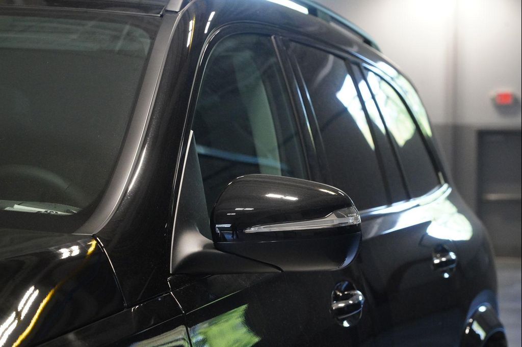 MERCEDES-BENZ GLS - 7