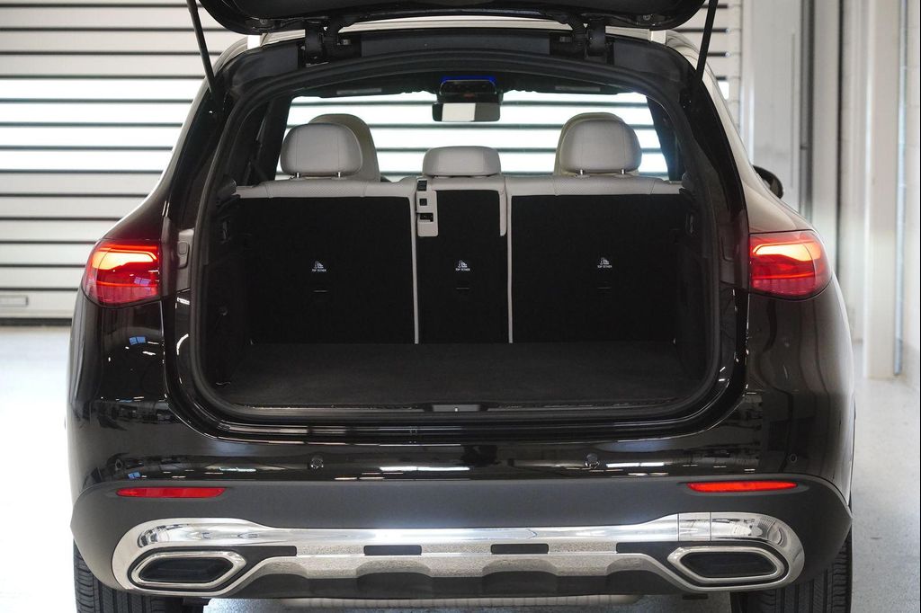 2024 Mercedes-BENZ GLC — миниатюра 28