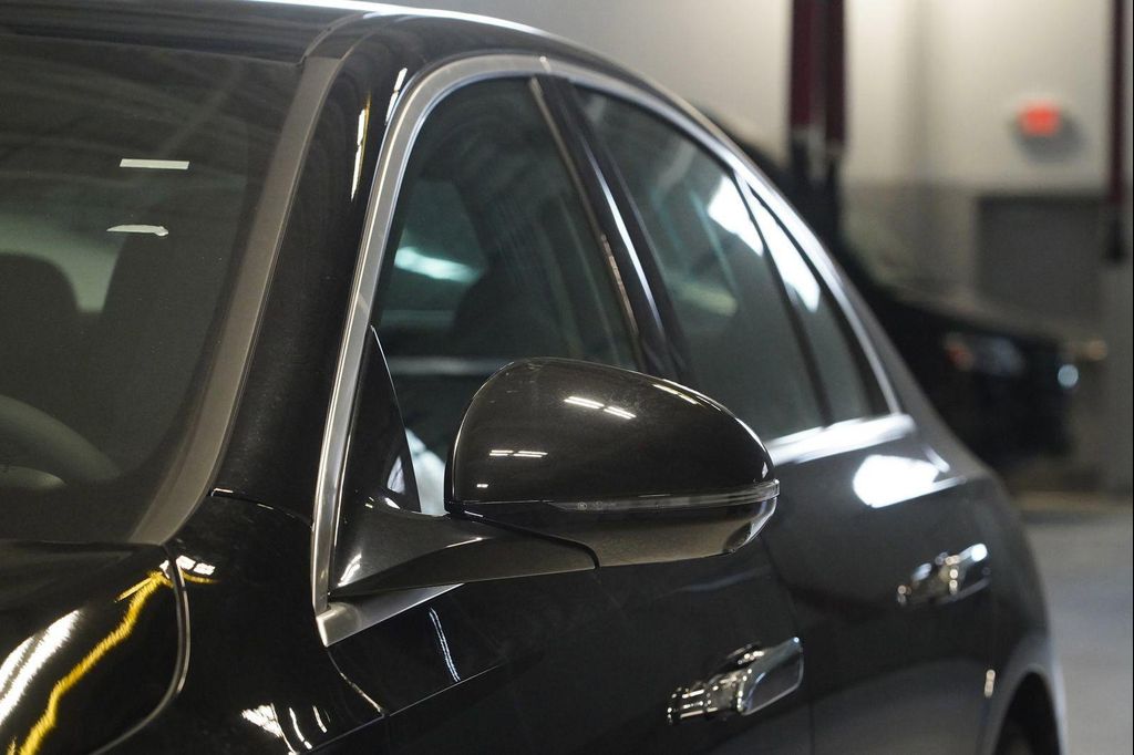 MERCEDES-BENZ E-CLASS - 7