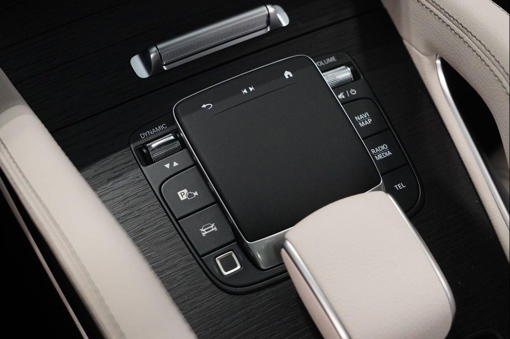 2026 Mercedes-BENZ GLE — миниатюра 26
