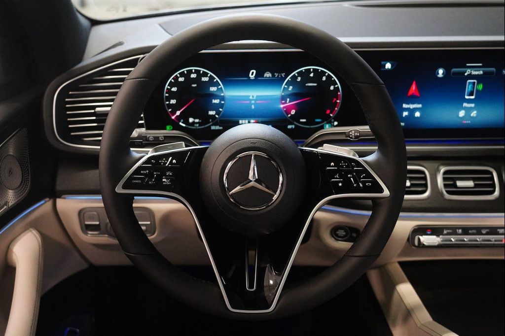 2026 Mercedes-BENZ GLE — миниатюра 15