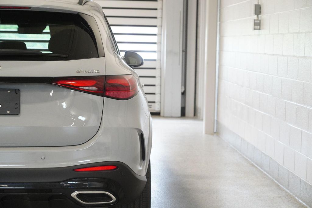 صورة 10 لـ 2026 Mercedes-BENZ GLC