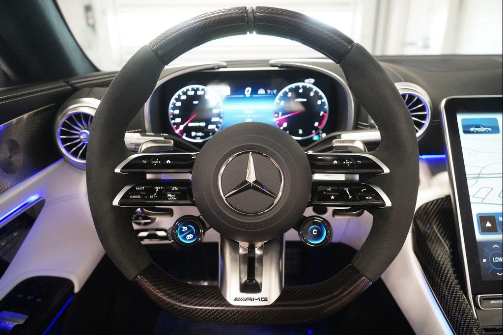 2025 Mercedes-BENZ AMG SL 63 BASE 缩略图 18