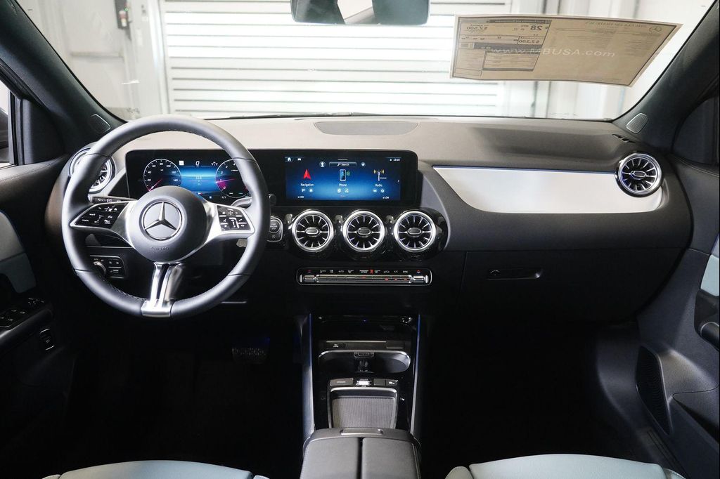 2026 Mercedes-BENZ GLA — миниатюра 14