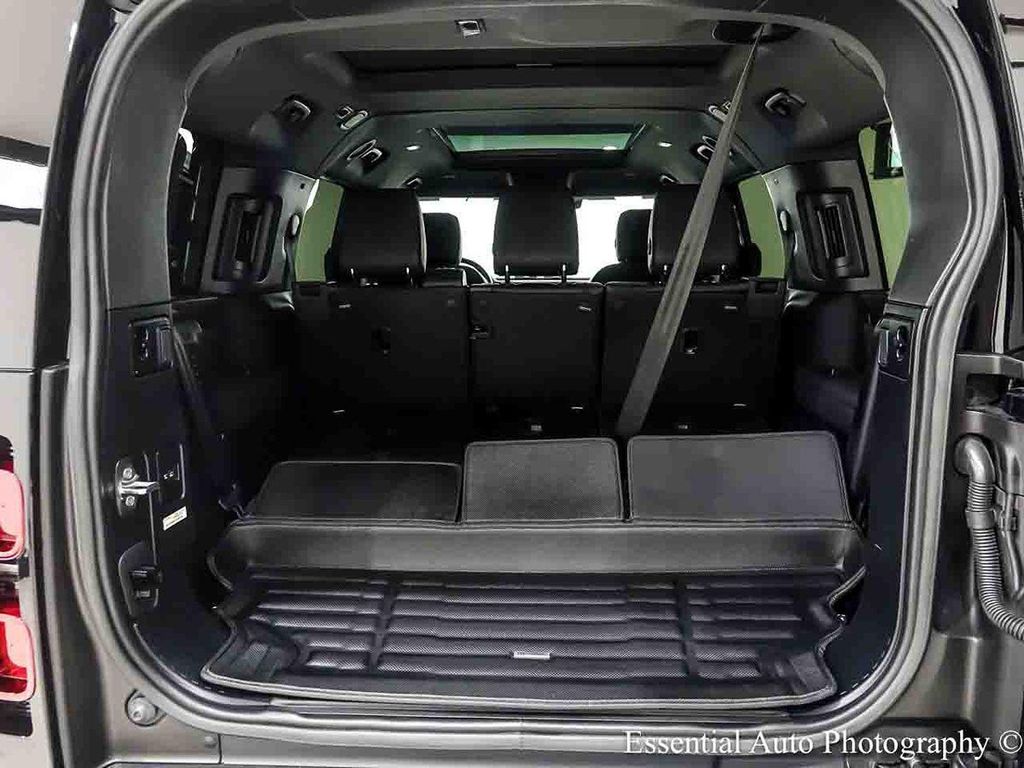 صورة مصغرة 33 لـ 2023 LAND Rover DEFENDER 130 X-DYNAMIC SE