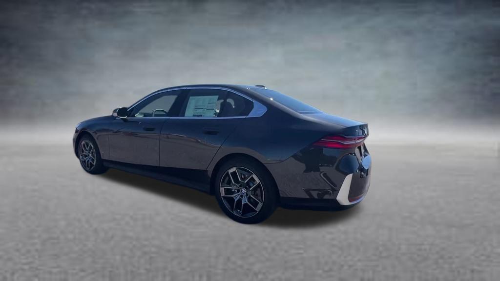 صورة 10 لـ 2026 BMW 530 XDRIVE