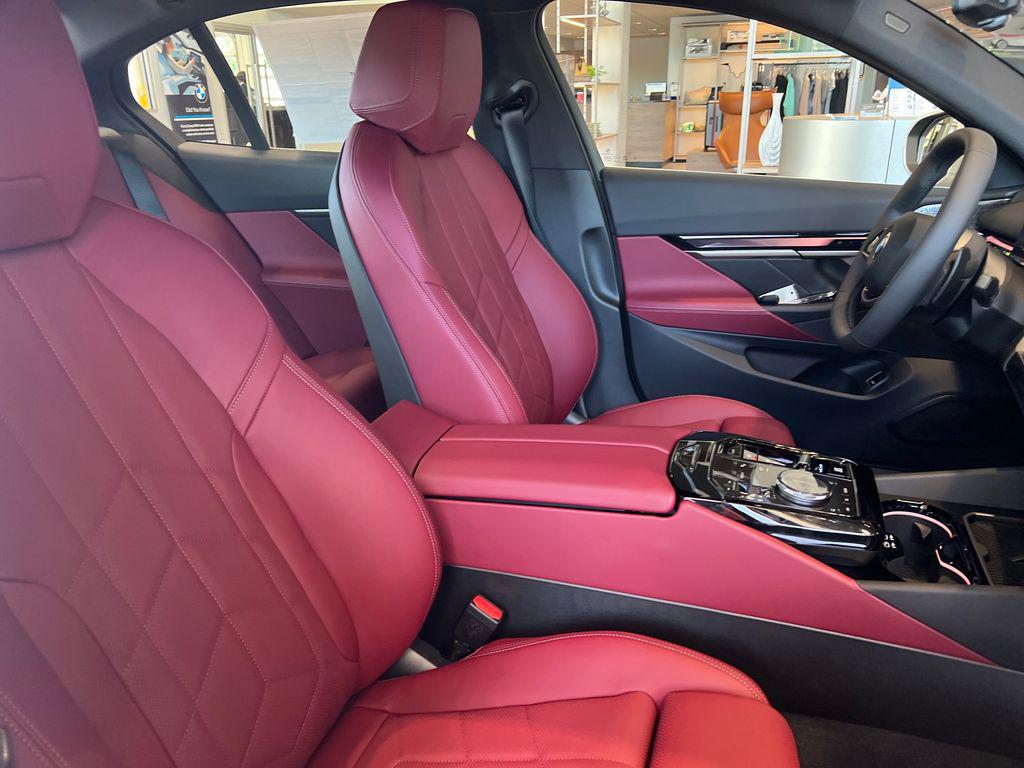 2027 BMW 530 XDRIVE — миниатюра 27