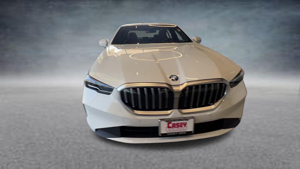 2027 BMW 530 XDRIVE — миниатюра 14