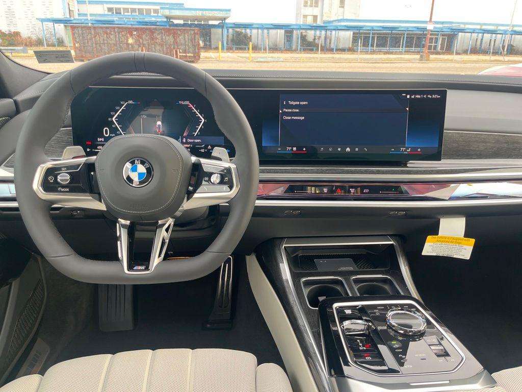 صورة مصغرة 29 لـ 2026 BMW 740 XDRIVE