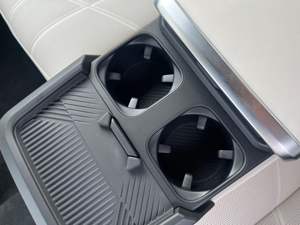 صورة مصغرة 30 لـ 2026 BMW 740 XDRIVE