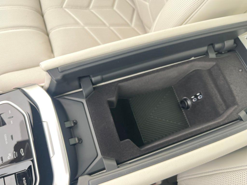 صورة مصغرة 25 لـ 2026 BMW 740 XDRIVE