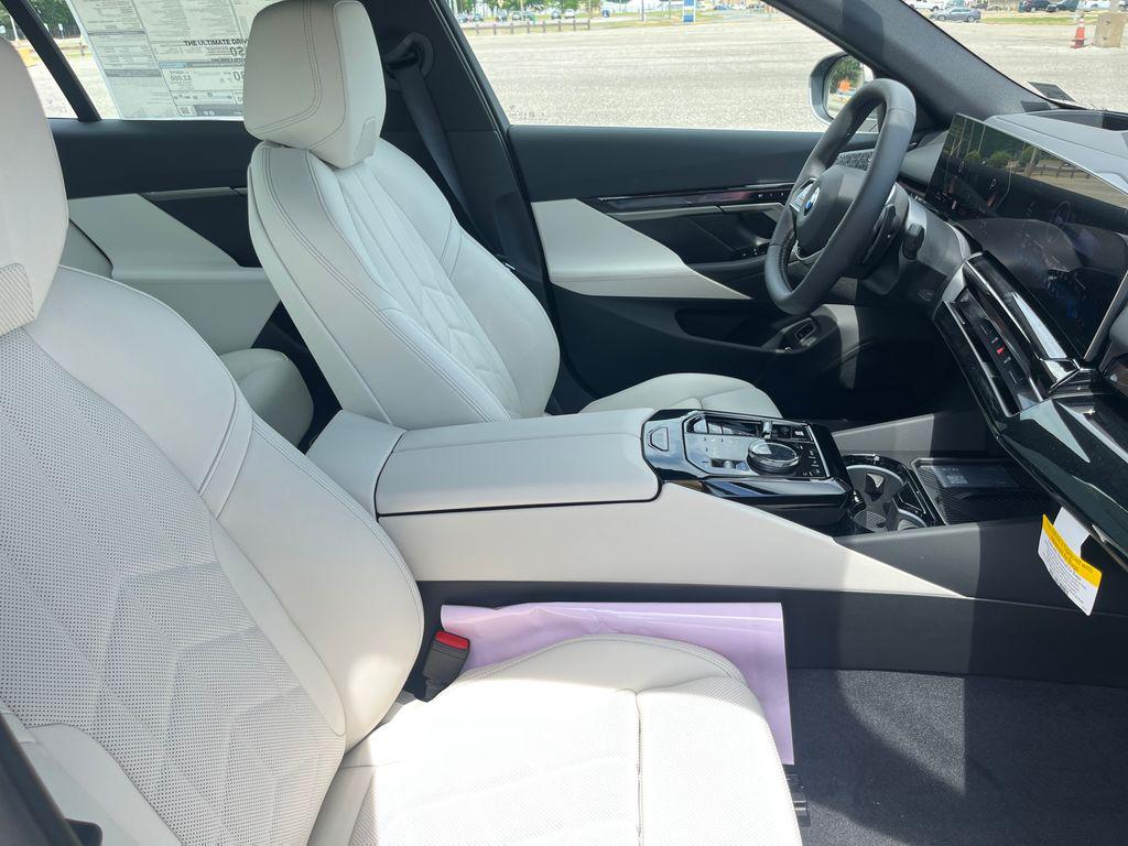 صورة مصغرة 30 لـ 2026 BMW 530 XDRIVE