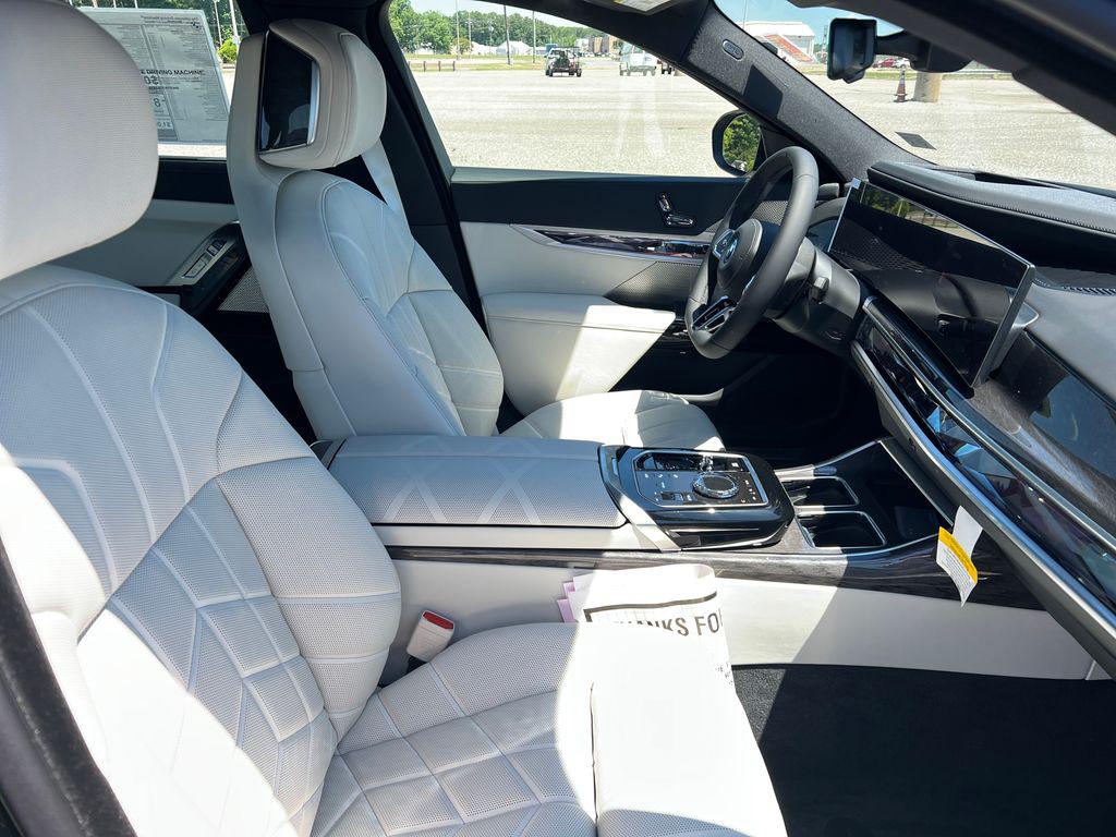 2026 BMW I7 EDRIVE50 — миниатюра 30