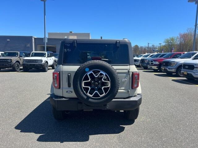 FORD BRONCO - 4
