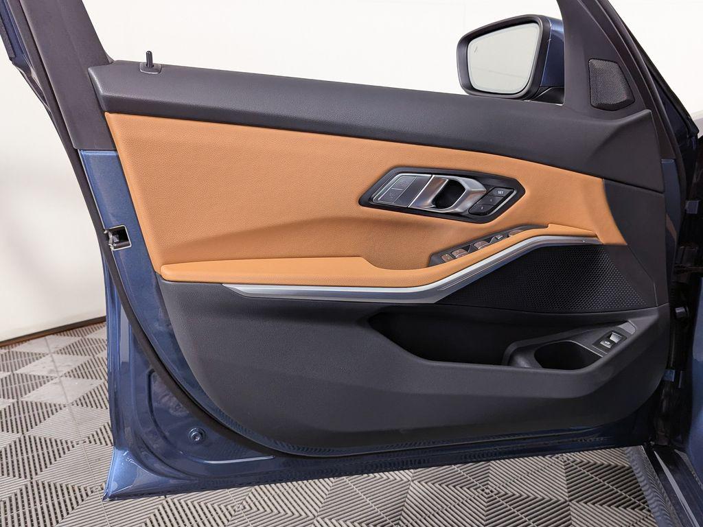صورة 10 لـ 2026 BMW 330 XDRIVE