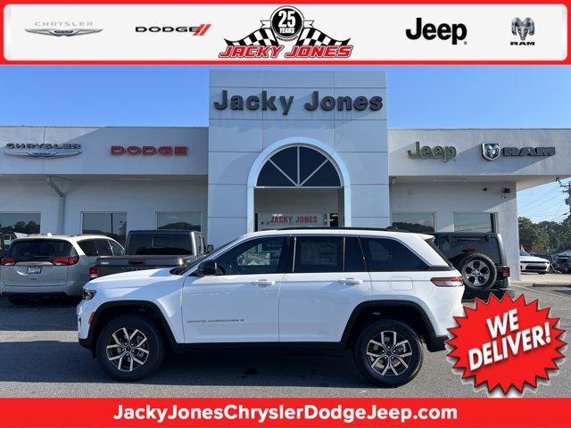 New 2027 Jeep Grand Cherokee Laredo