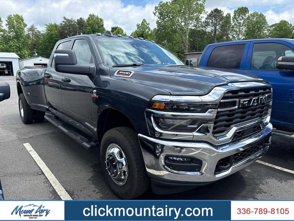 New 2026 RAM 3500 Tradesman 4x4 Crew Cab 8 Box