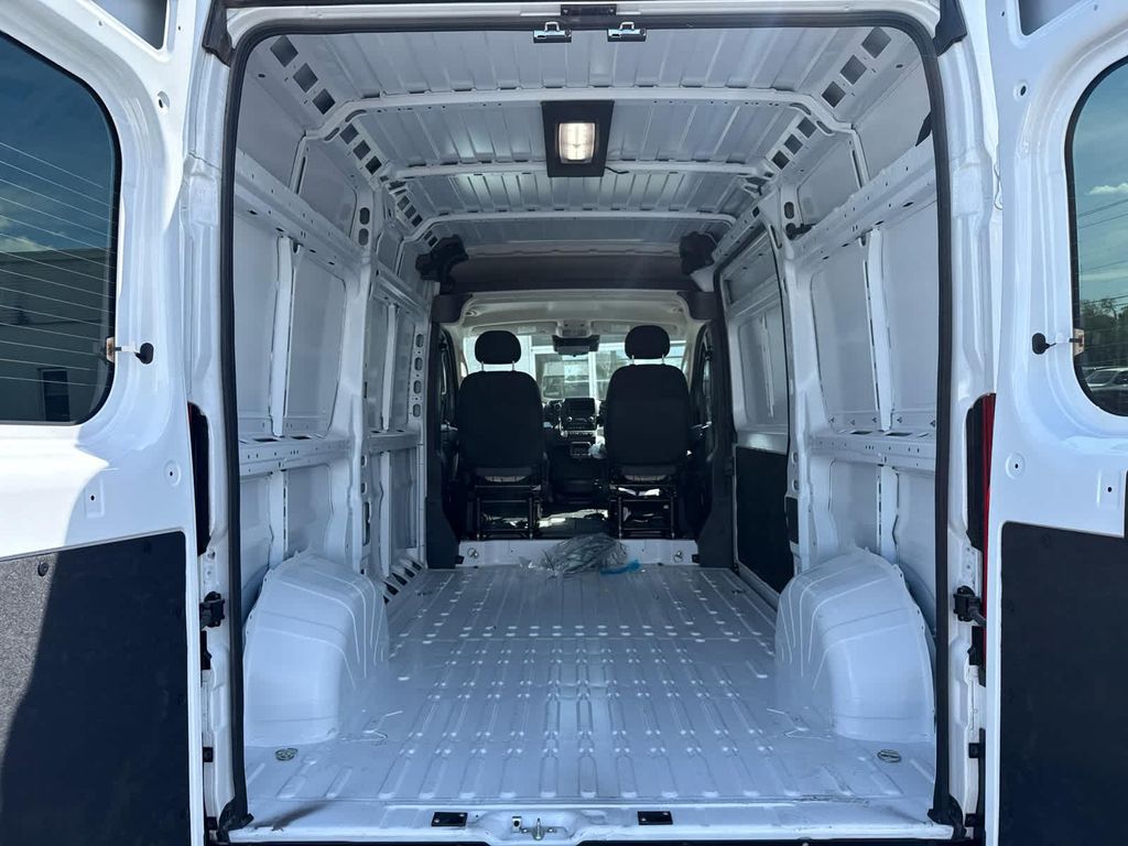 صورة 10 لـ 2026 RAM PROMASTER 1500 BASE