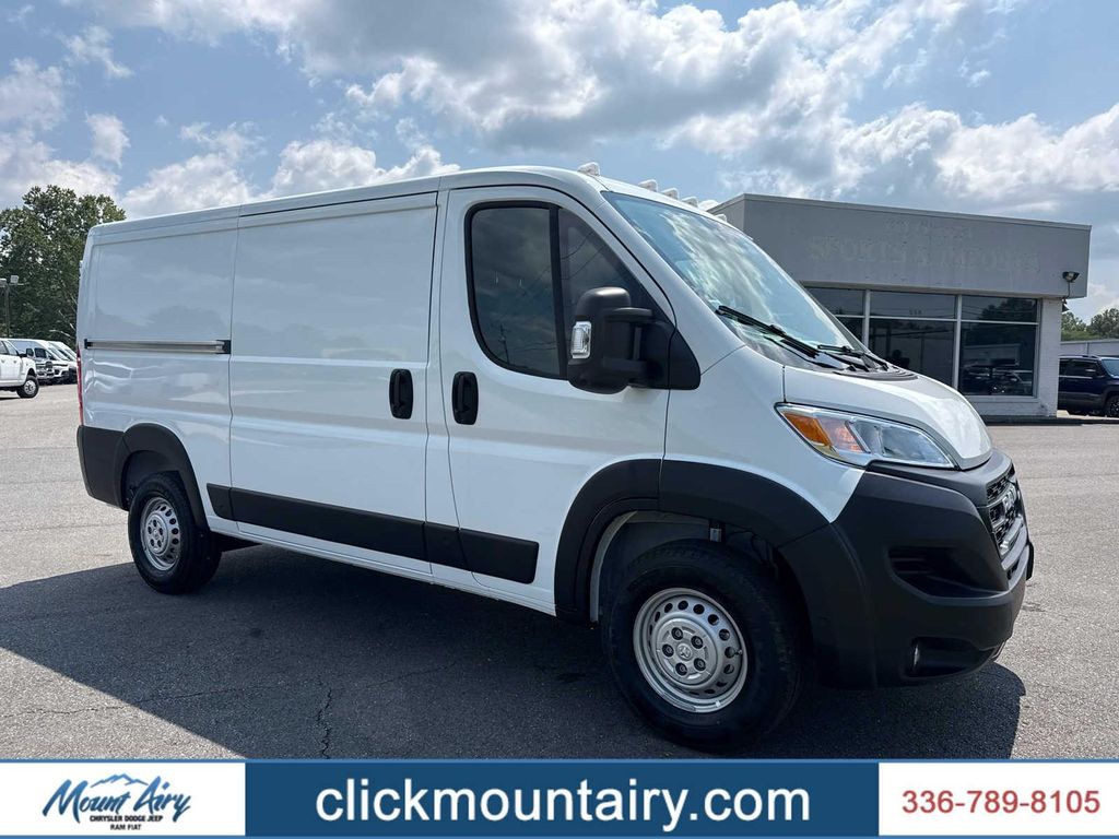 صورة 1 لـ 2026 RAM PROMASTER 2500 TRADESMAN