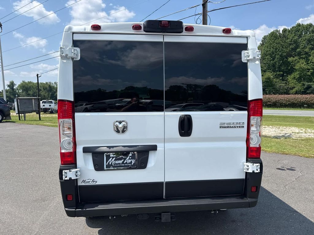صورة 4 لـ 2026 RAM PROMASTER 2500 TRADESMAN