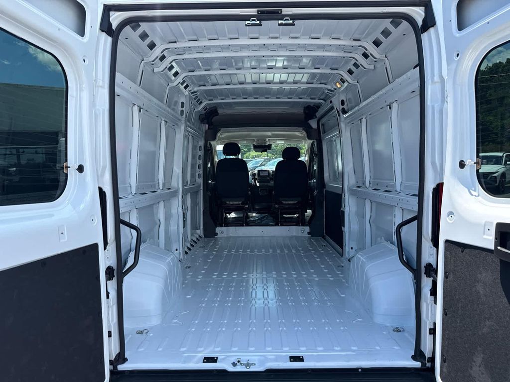 2026 RAM PROMASTER 2500 TRADESMAN — миниатюра 24