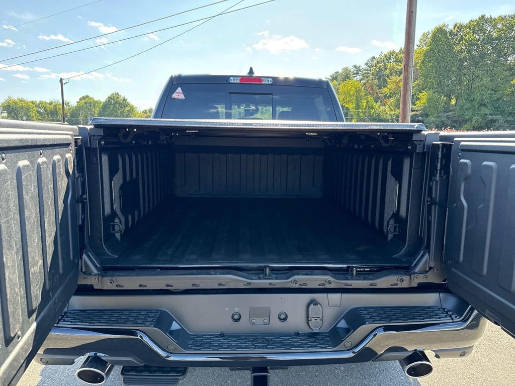 2026 RAM 1500 LARAMIE thumbnail 29