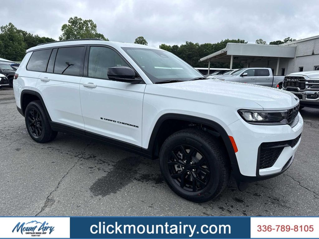 New 2026 Jeep Grand Cherokee L Laredo