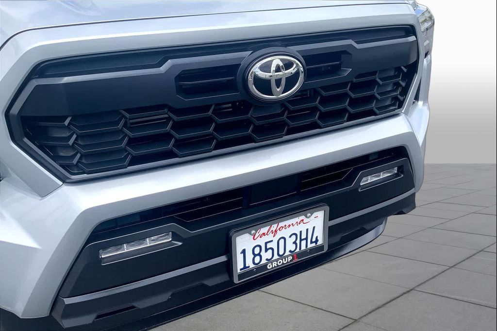 صورة مصغرة 28 لـ 2024 Toyota TACOMA TRD SPORT