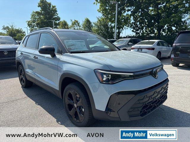 New 2026 Volkswagen Taos 1.5T SE Black