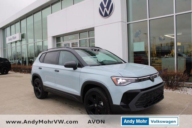 New 2026 Volkswagen Taos 1.5T SE Black