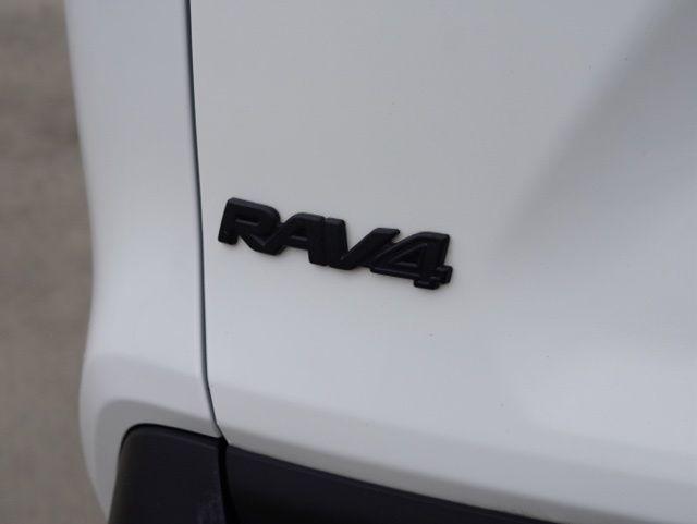 TOYOTA RAV4 - 9