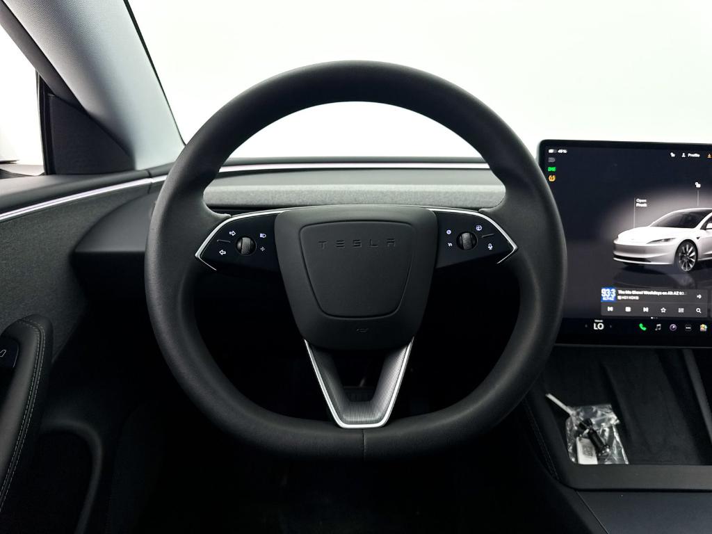 TESLA MODEL 3 BASE - 3