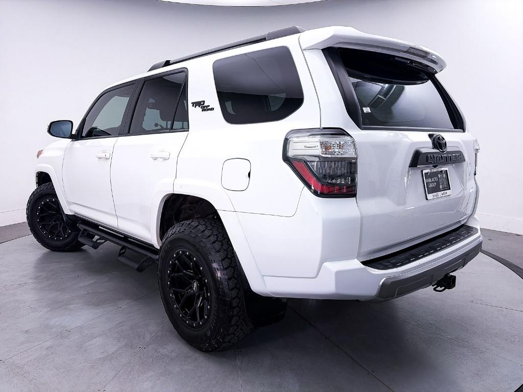 TOYOTA 4RUNNER - 2