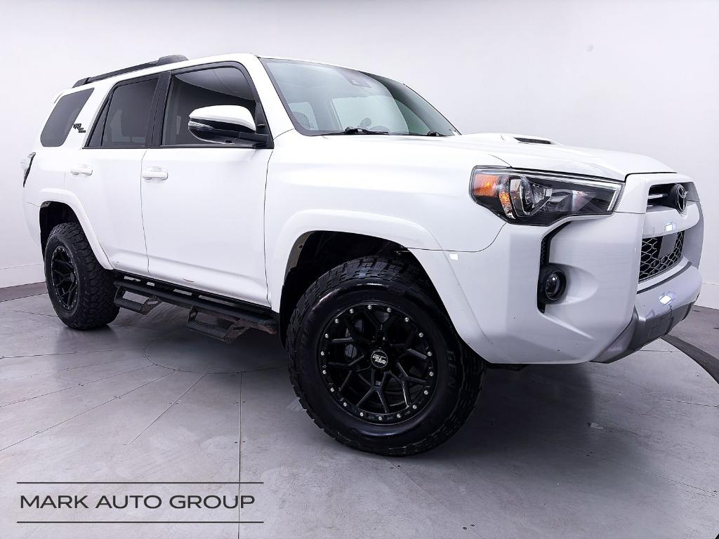 TOYOTA 4RUNNER - 1