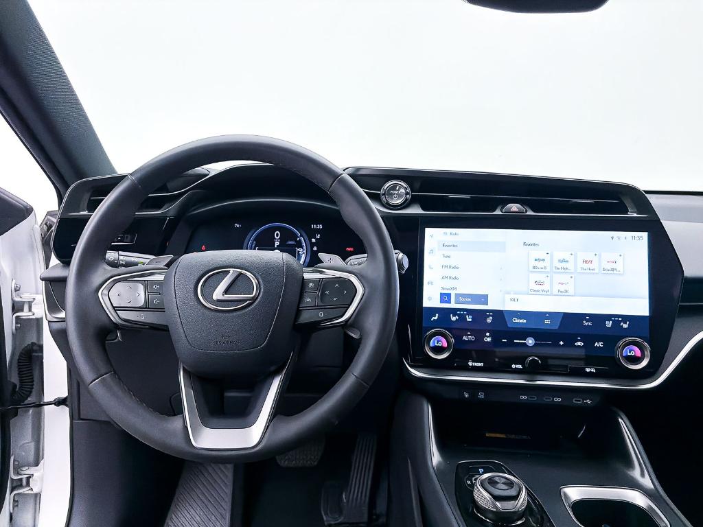 2023 Lexus RZ 450E PREMIUM — фото 4