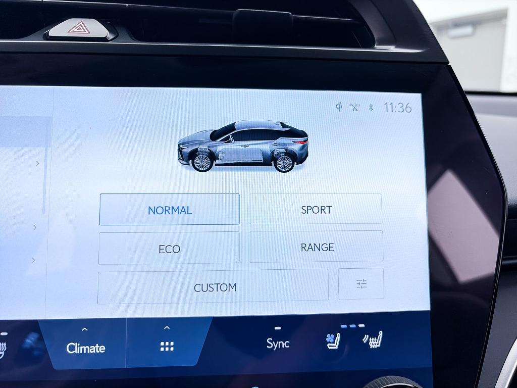 2023 Lexus RZ 450E PREMIUM — фото 5