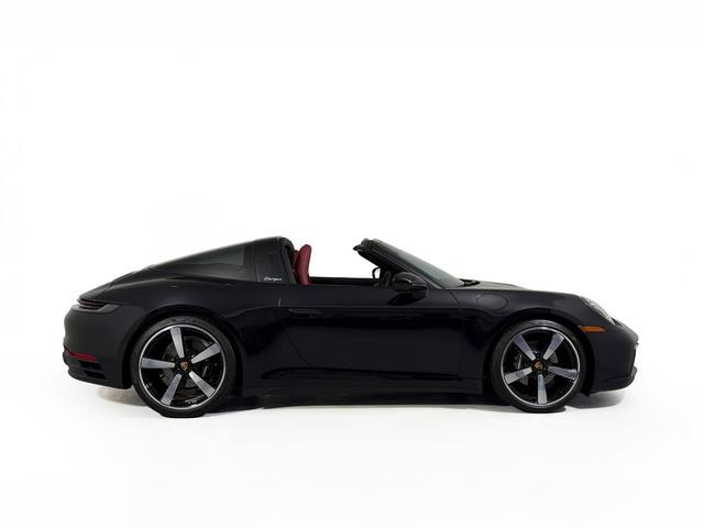 صورة 19 لـ 2024 Porsche 911 TARGA 4