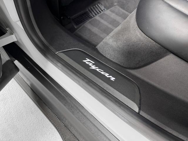 صورة مصغرة 18 لـ 2021 Porsche TAYCAN TURBO S