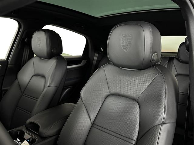 PORSCHE CAYENNE - 8