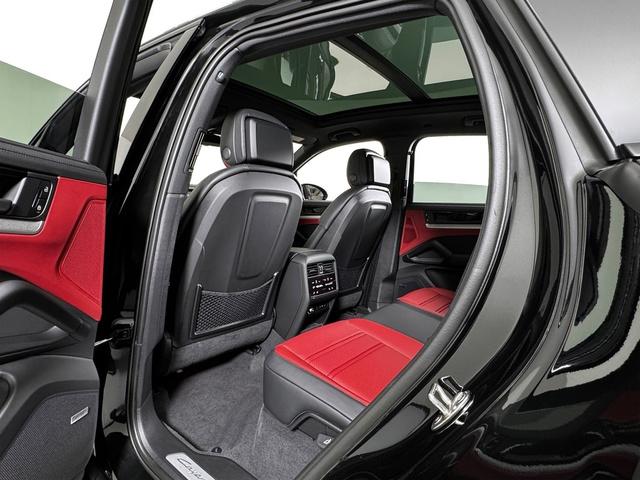 PORSCHE CAYENNE S - 9