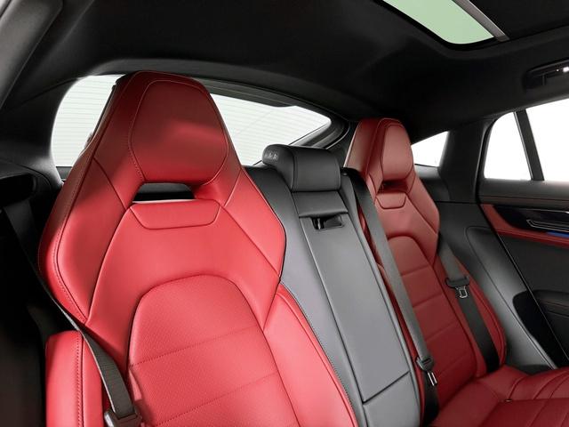 صورة مصغرة 24 لـ 2026 Porsche PANAMERA 4