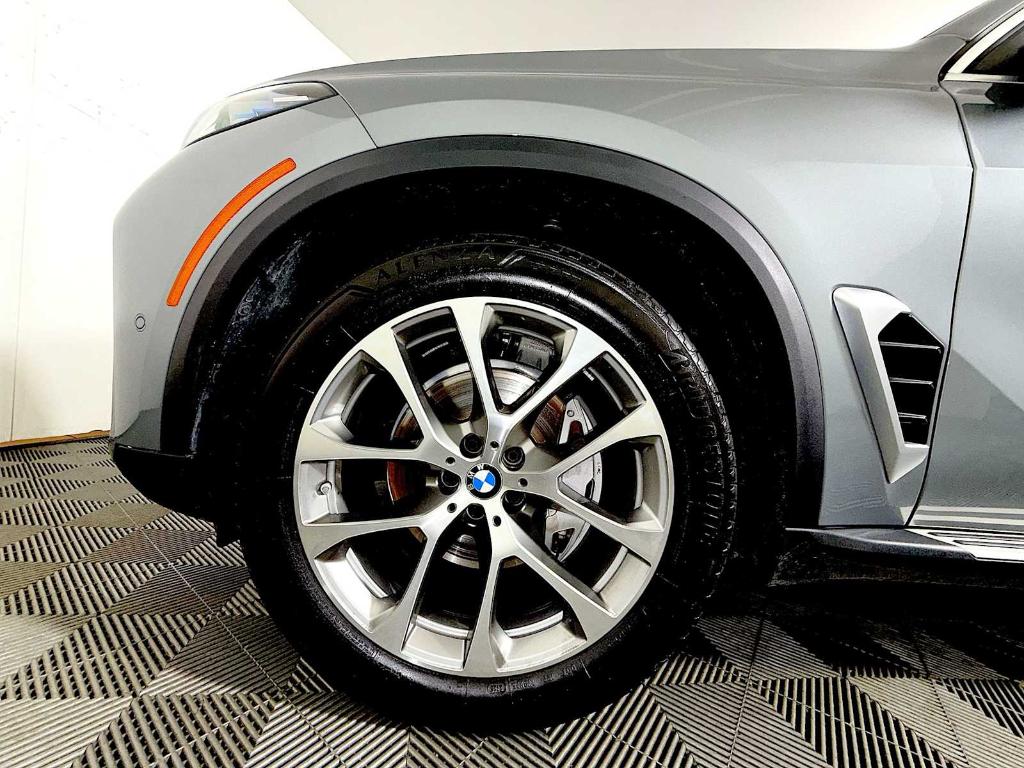 صورة 8 لـ 2026 BMW X5 XDRIVE40I