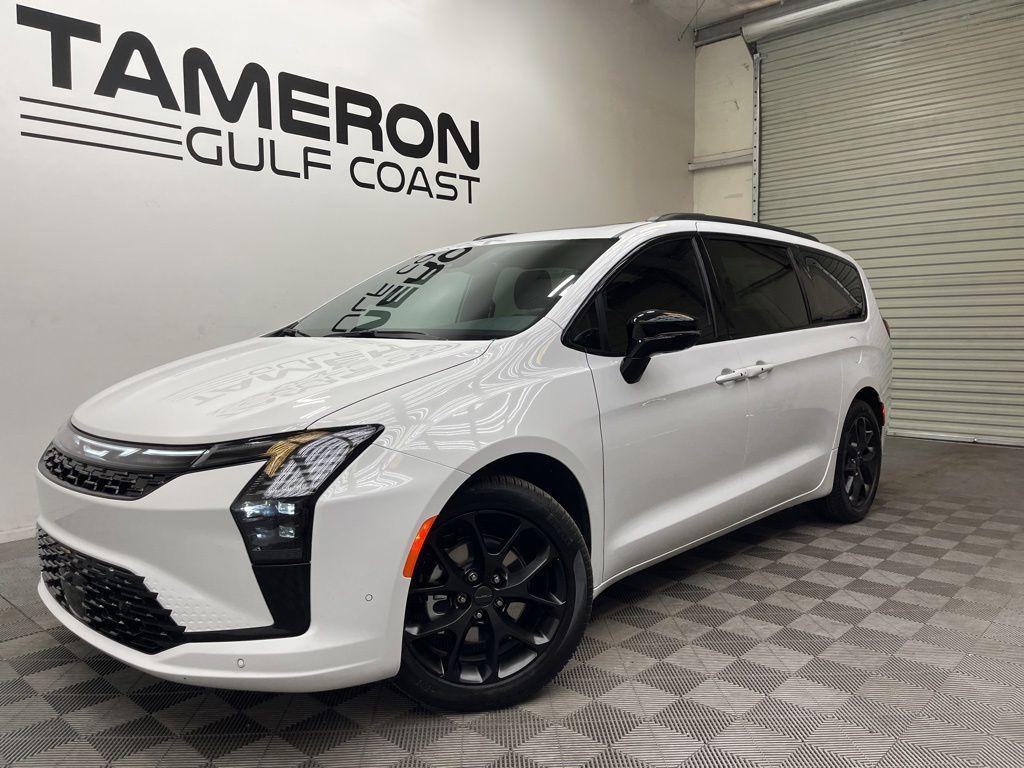 New 2027 Chrysler Pacifica LIMITED