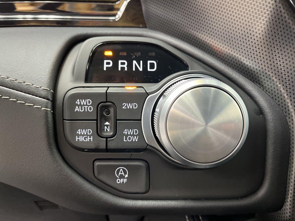 صورة مصغرة 17 لـ 2026 RAM 1500 LIMITED