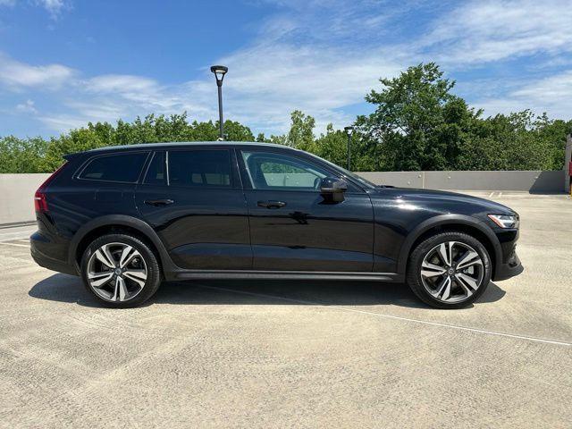 صورة 10 لـ 2025 Volvo V60 CROSS COUNTRY B5 PLUS
